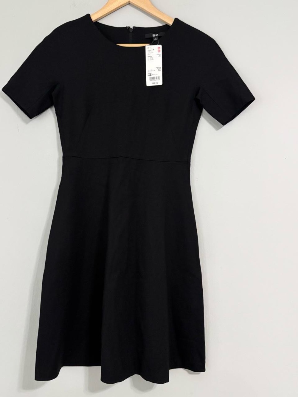 UNIQLO Women's XS Black Ponte Short Sleeve Dress.